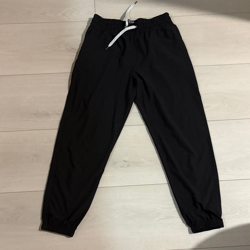Vuori black joggers